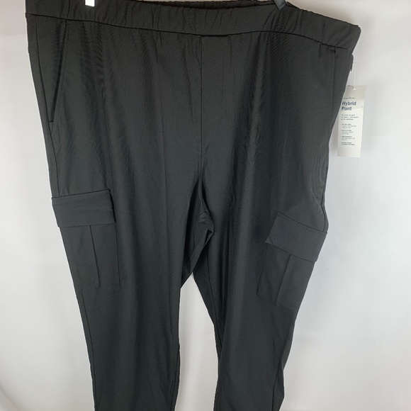 old navy Slim Go-Dry Cool Hybrid Jogger Cargo Pants for Men $45 - Picture 3 of 11